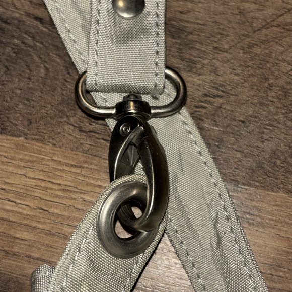 Baggallini Shoulder Purse - Picture 5 of 11